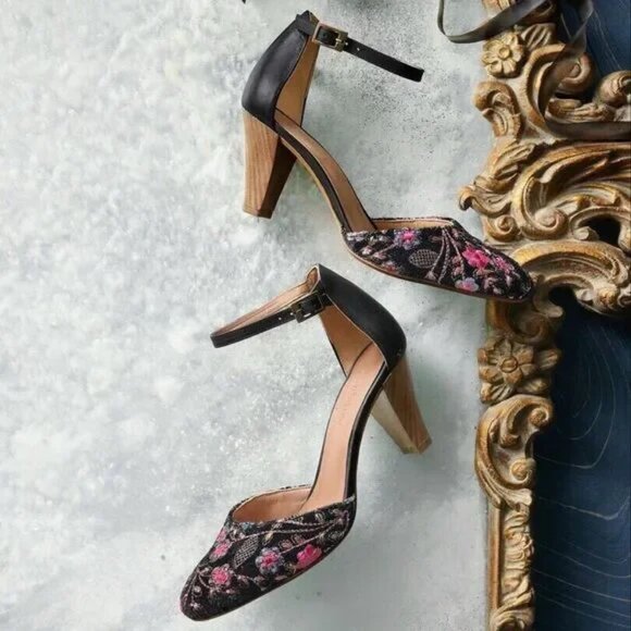 Sundance Lilia Black Floral Embroidered Ankle Strap Heels - Picture 1 of 12